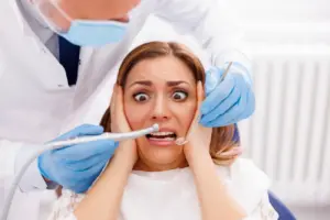 Nerwica lekowa a wizyta u dentysty – jak sobie poradzic